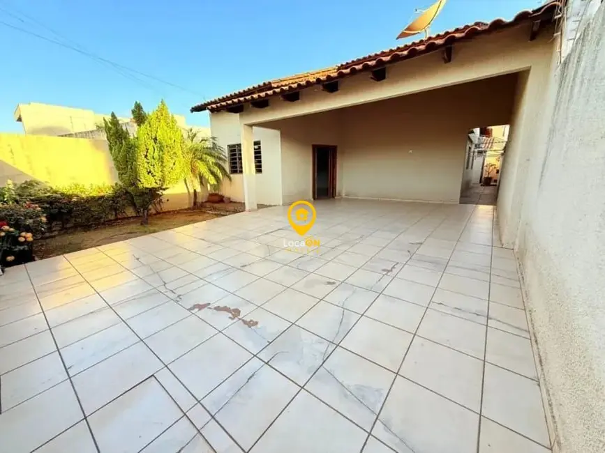 Foto 3 de Casa com 3 quartos para alugar, 205m2 em Residencial Porto Seguro, Goiania - GO