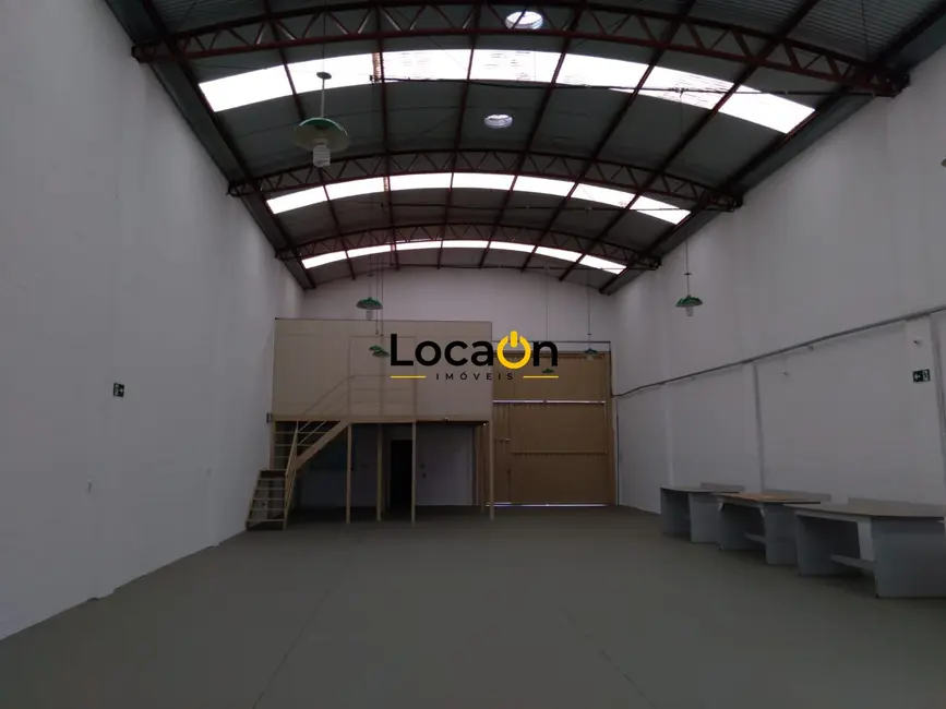 Armazém / Galpão com 4 quartos para alugar, 420m2 em Residencial e Comercial Palmares, Ribeirao Preto - SP - imagem 2 Foto 2 de Armazém / Galpão com 4 quartos para alugar, 420m2 em Residencial e Comercial Palmares, Ribeirao Preto - SP