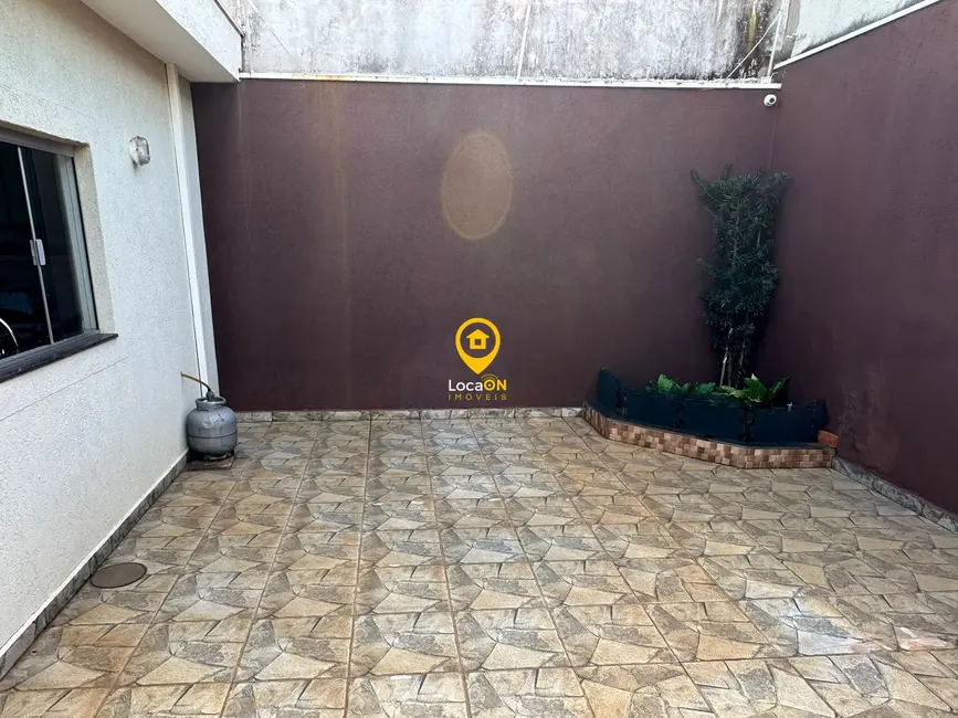 Casa com 2 quartos para alugar, 80m2 em Jardim Paiva, Ribeirao Preto - SP - imagem 2 Foto 2 de Casa com 2 quartos para alugar, 80m2 em Jardim Paiva, Ribeirao Preto - SP