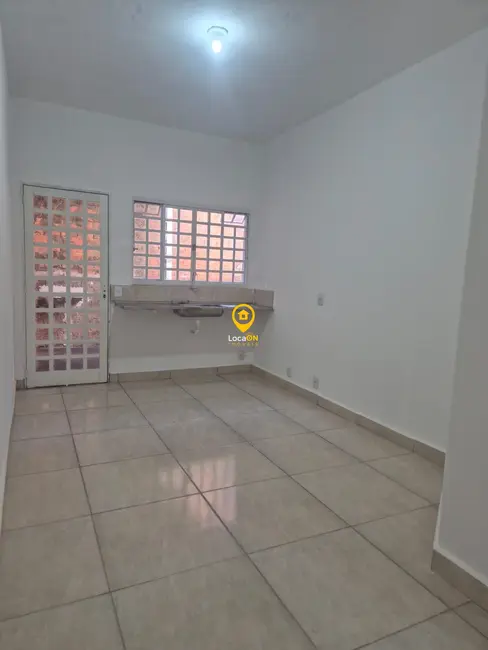 Foto 6 de Casa com 3 quartos para alugar, 80m2 em Parque dos Pinus, Ribeirao Preto - SP