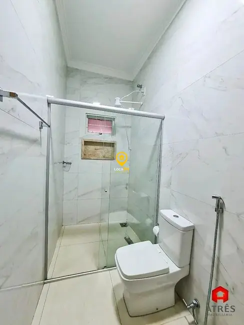 Casa com 3 quartos para alugar, 210m2 em Setor Urias Magalhães, Goiania - GO - imagem 9 Foto 9 de Casa com 3 quartos para alugar, 210m2 em Setor Urias Magalhães, Goiania - GO