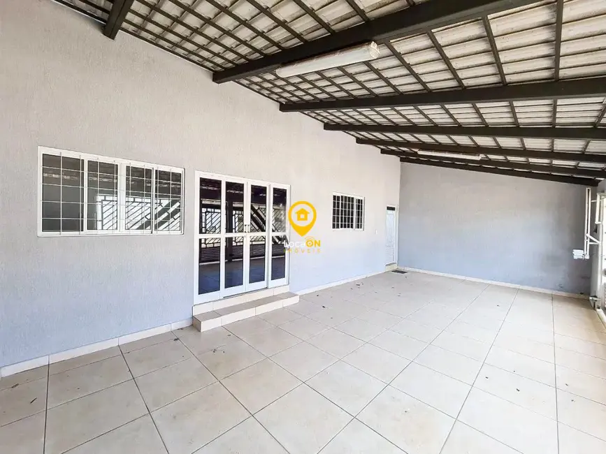 Casa com 3 quartos para alugar, 210m2 em Setor Urias Magalhães, Goiania - GO - imagem 2 Foto 2 de Casa com 3 quartos para alugar, 210m2 em Setor Urias Magalhães, Goiania - GO