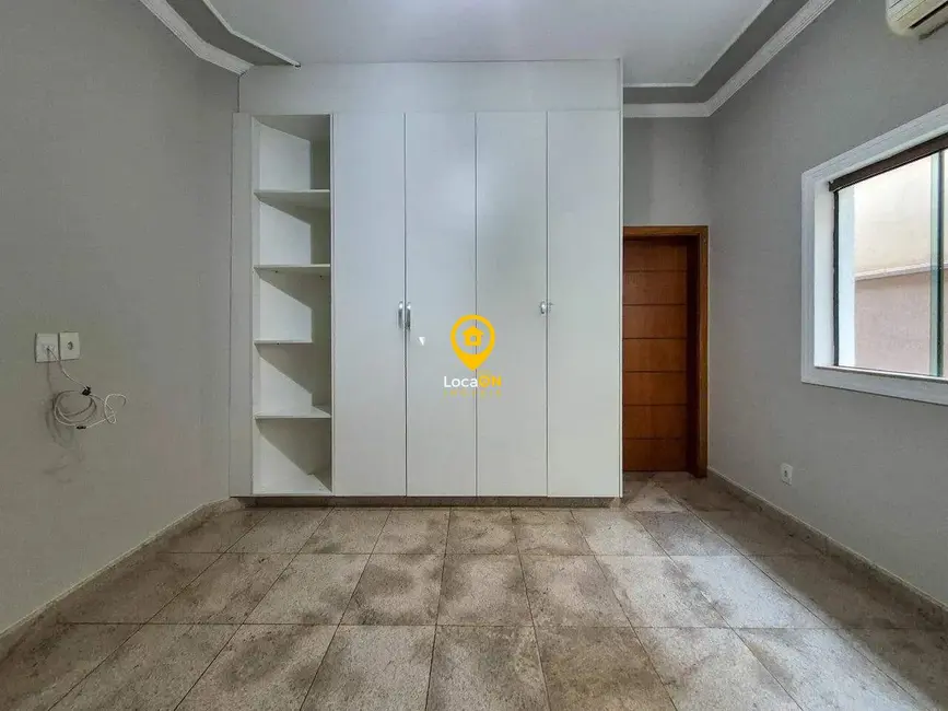 Casa de Condomínio com 3 quartos para alugar, 203m2 em Nova Aliança, Ribeirao Preto - SP - imagem 9 Foto 9 de Casa de Condomínio com 3 quartos para alugar, 203m2 em Nova Aliança, Ribeirao Preto - SP