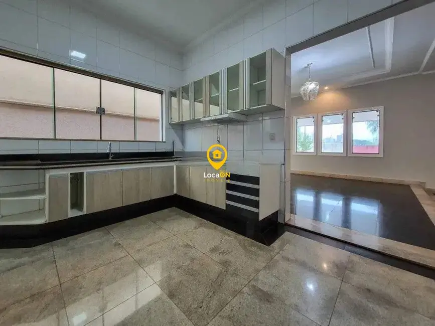Casa de Condomínio com 3 quartos para alugar, 203m2 em Nova Aliança, Ribeirao Preto - SP - imagem 3 Foto 3 de Casa de Condomínio com 3 quartos para alugar, 203m2 em Nova Aliança, Ribeirao Preto - SP
