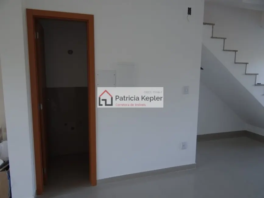 Foto 3 de Sobrado com 3 quartos à venda, 108m2 em Mário Quintana, Porto Alegre - RS