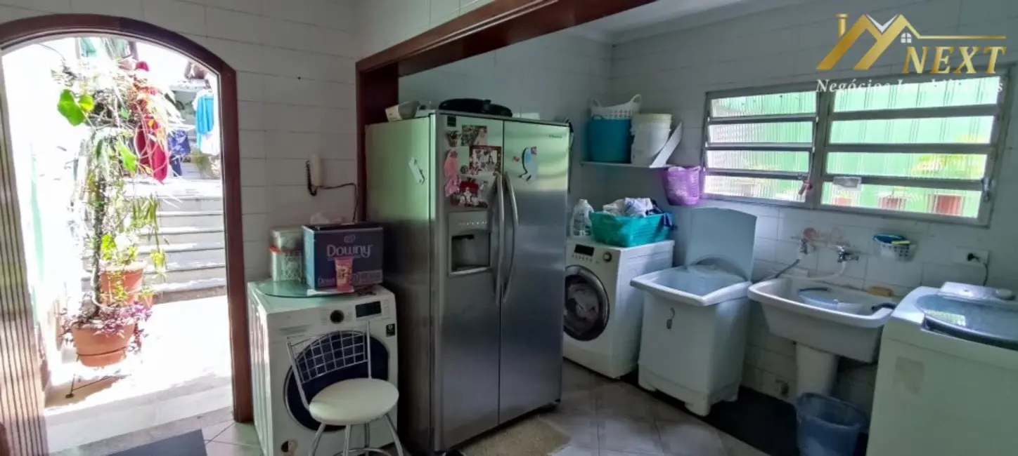 Sobrado com 4 quartos à venda, 288m2 em Vila Anglo Brasileira, São Paulo - SP - imagem 8 Foto 8 de Sobrado com 4 quartos à venda, 288m2 em Vila Anglo Brasileira, São Paulo - SP