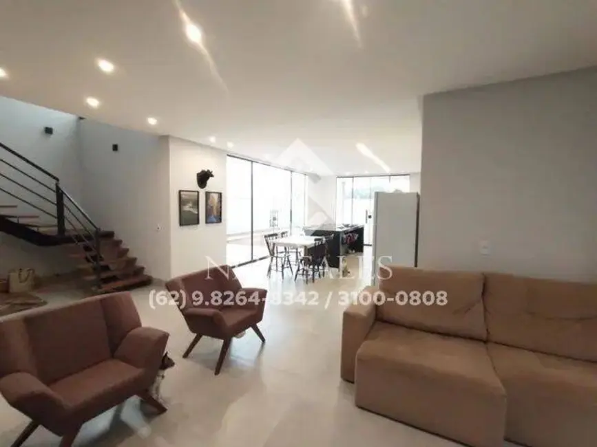 Casa de Condomínio com 3 quartos à venda, 260m2 em Residencial Condomínio Jardim Veneza, Senador Canedo - GO - imagem 4 Foto 4 de Casa de Condomínio com 3 quartos à venda, 260m2 em Residencial Condomínio Jardim Veneza, Senador Canedo - GO