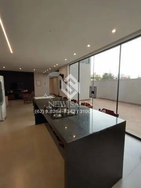 Casa de Condomínio com 3 quartos à venda, 260m2 em Residencial Condomínio Jardim Veneza, Senador Canedo - GO - imagem 3 Foto 3 de Casa de Condomínio com 3 quartos à venda, 260m2 em Residencial Condomínio Jardim Veneza, Senador Canedo - GO