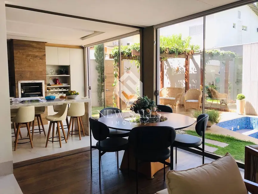 Foto 3 de Casa de Condomínio com 4 quartos à venda, 387m2 em Jardins Madri, Goiania - GO