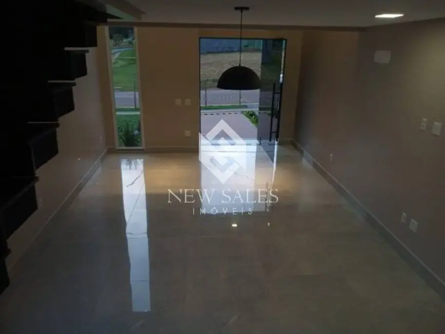 Casa com 4 quartos à venda, 360m2 em Senador Canedo - GO - imagem 3 Foto 3 de Casa com 4 quartos à venda, 360m2 em Senador Canedo - GO