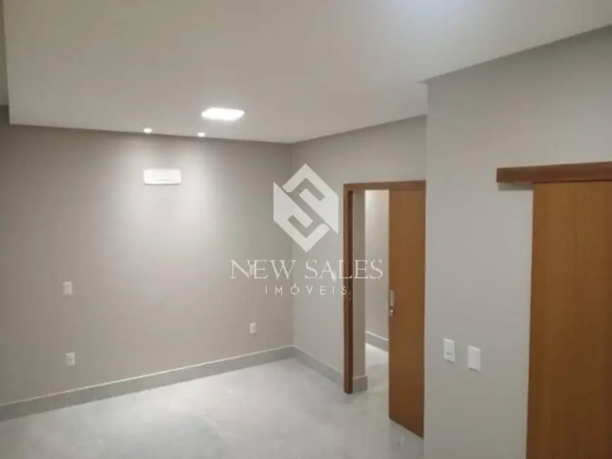 Casa com 4 quartos à venda, 360m2 em Senador Canedo - GO - imagem 7 Foto 7 de Casa com 4 quartos à venda, 360m2 em Senador Canedo - GO