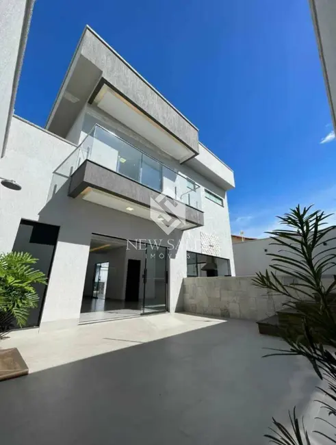 Foto 1 de Casa com 3 quartos à venda, 230m2 em Residencial Monte Cristo, Trindade - GO