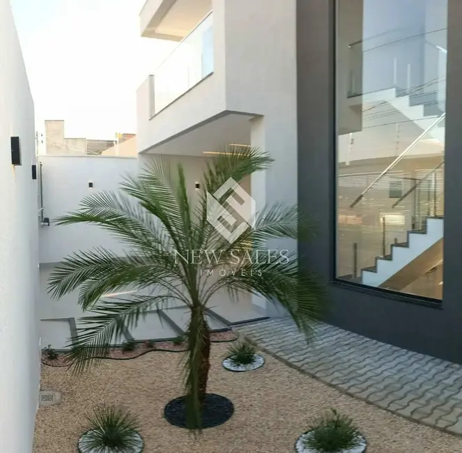 Foto 2 de Casa com 3 quartos à venda, 230m2 em Residencial Monte Cristo, Trindade - GO