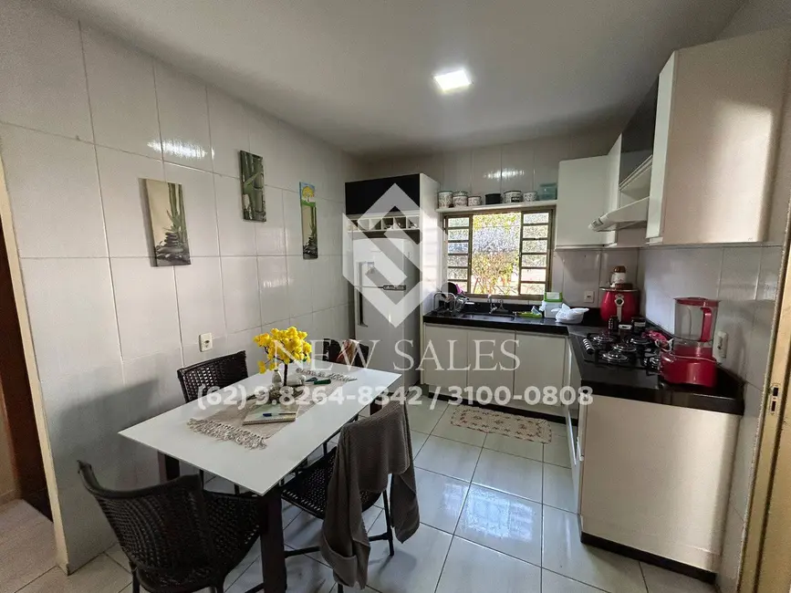Foto 3 de Casa com 4 quartos à venda, 280m2 em Jardim Petrópolis, Goiania - GO