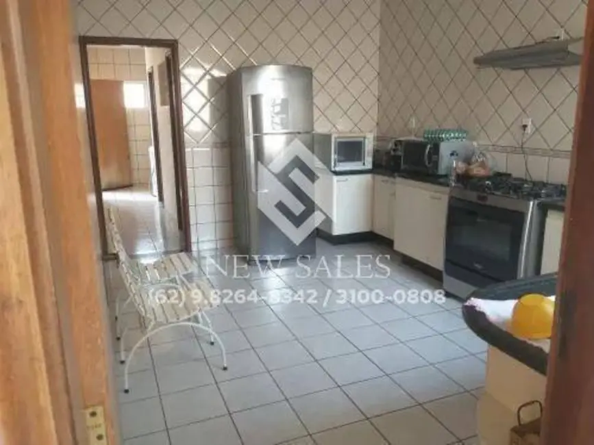 Foto 2 de Casa com 4 quartos à venda, 200m2 em Nova Suiça, Goiania - GO