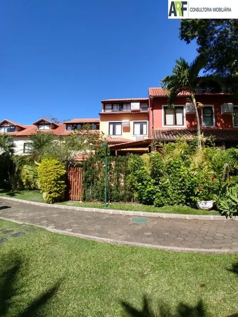 Foto 1 de Casa de Condomínio com 6 quartos à venda, 220m2 em Mangaratiba - RJ
