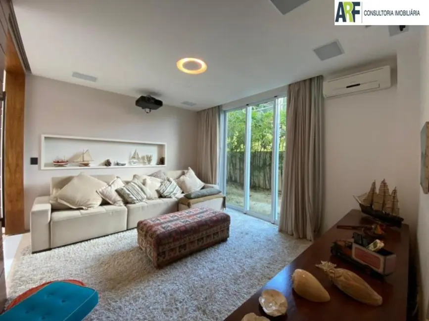 Casa com 6 quartos à venda, 238m2 em Mangaratiba - RJ - imagem 4 Foto 4 de Casa com 6 quartos à venda, 238m2 em Mangaratiba - RJ