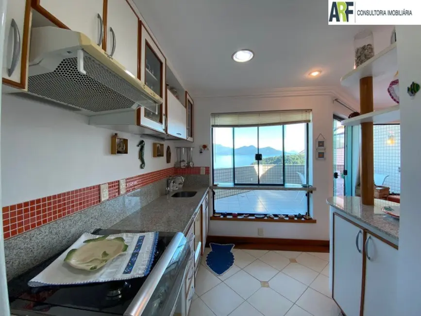 Foto 6 de Apartamento com 2 quartos à venda, 86m2 em Mangaratiba - RJ