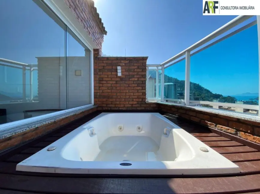 Foto 3 de Apartamento com 3 quartos à venda, 100m2 em Mangaratiba - RJ