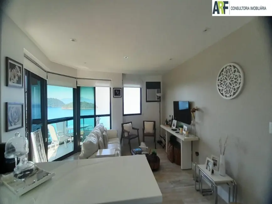 Apartamento com 3 quartos à venda, 125m2 em Mangaratiba - RJ - imagem 3 Foto 3 de Apartamento com 3 quartos à venda, 125m2 em Mangaratiba - RJ