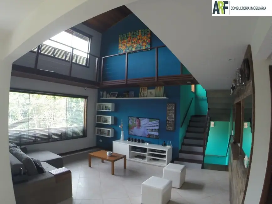 Foto 1 de Casa de Condomínio com 3 quartos à venda, 260m2 em Retiro (Cunhambebe), Angra Dos Reis - RJ
