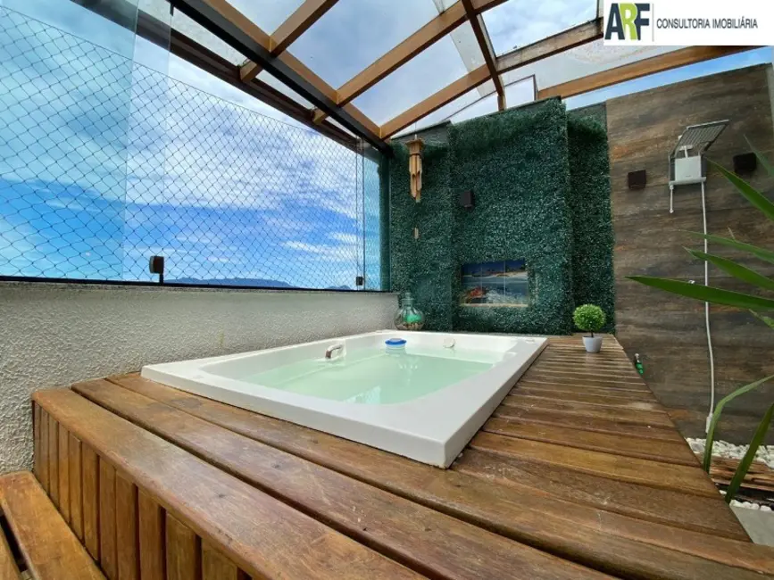 Foto 2 de Apartamento com 2 quartos à venda, 100m2 em Mangaratiba - RJ