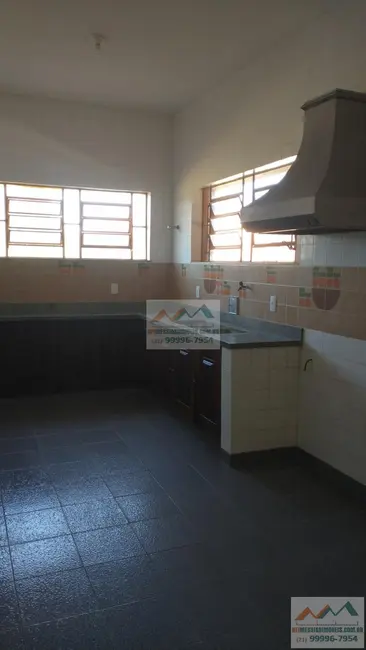 Fazenda / Haras com 4 quartos à venda, 260000m2 em Centro (Pachecos), Itaborai - RJ - imagem 6 Foto 6 de Fazenda / Haras com 4 quartos à venda, 260000m2 em Centro (Pachecos), Itaborai - RJ