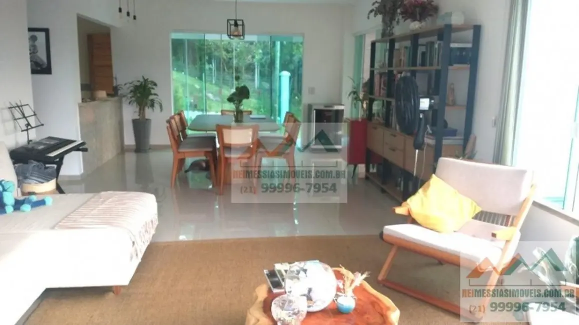 Foto 9 de Casa com 4 quartos à venda, 275m2 em Marica - RJ