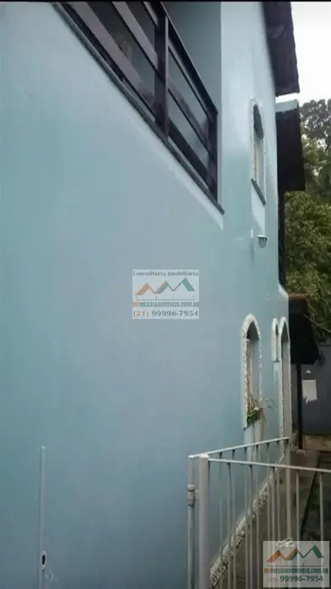 Casa com 3 quartos à venda, 180m2 em Centro, Rio Bonito - RJ - imagem 2 Foto 2 de Casa com 3 quartos à venda, 180m2 em Centro, Rio Bonito - RJ