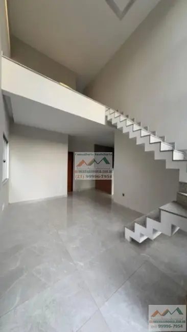 Casa de Condomínio com 3 quartos à venda, 180m2 em Flamengo, Marica - RJ - imagem 3 Foto 3 de Casa de Condomínio com 3 quartos à venda, 180m2 em Flamengo, Marica - RJ