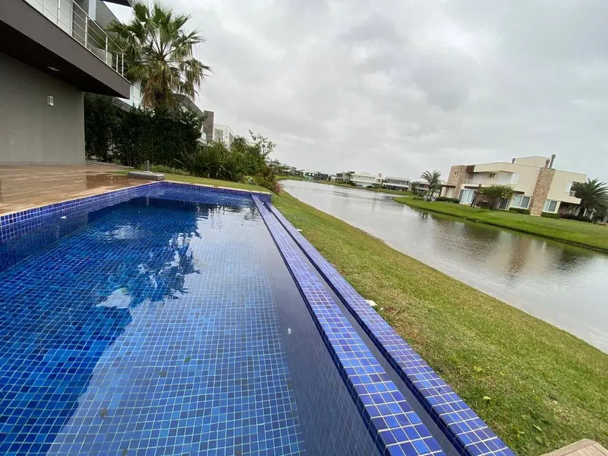 Foto 1 de Casa com 5 quartos à venda em Centro, Xangri-lá - RS