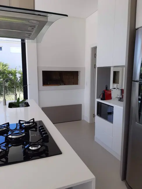 Foto 6 de Casa com 4 quartos à venda, 204m2 em Xangri-lá - RS