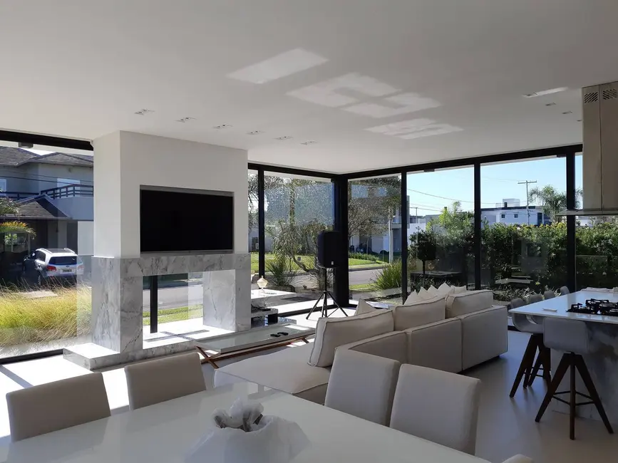 Foto 5 de Casa com 4 quartos à venda, 204m2 em Xangri-lá - RS