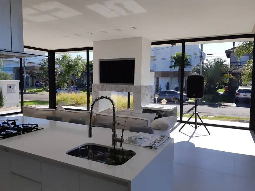 Foto 7 de Casa com 4 quartos à venda, 204m2 em Xangri-lá - RS