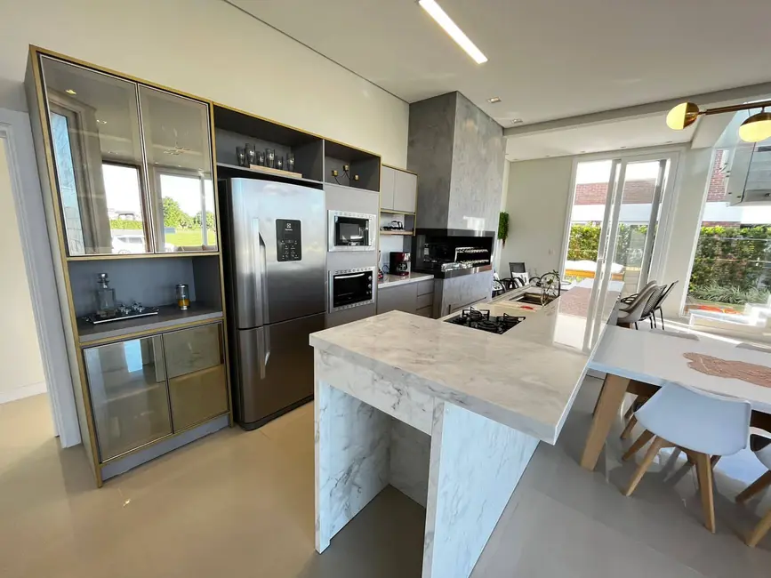 Foto 2 de Casa com 4 quartos à venda em Osorio - RS