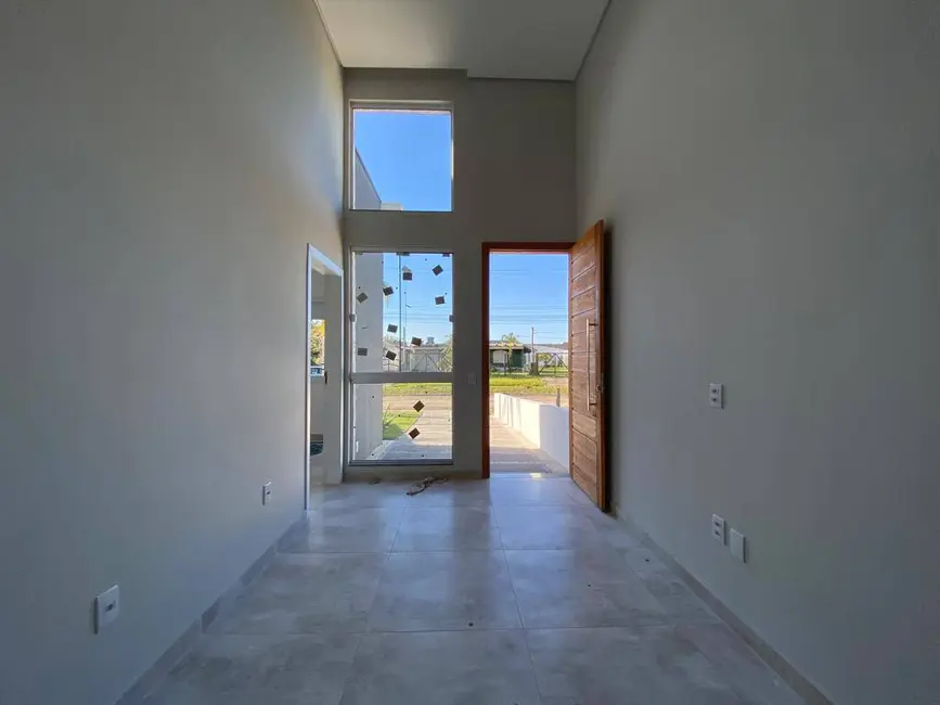 Foto 2 de Casa com 2 quartos à venda em Capao Da Canoa - RS