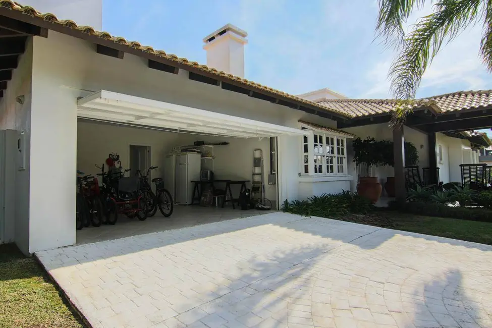 Casa com 5 quartos à venda em Xangri-lá - RS - imagem 2 Foto 2 de Casa com 5 quartos à venda em Xangri-lá - RS