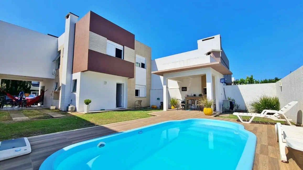 Foto 1 de Casa com 4 quartos à venda em Xangri-lá - RS