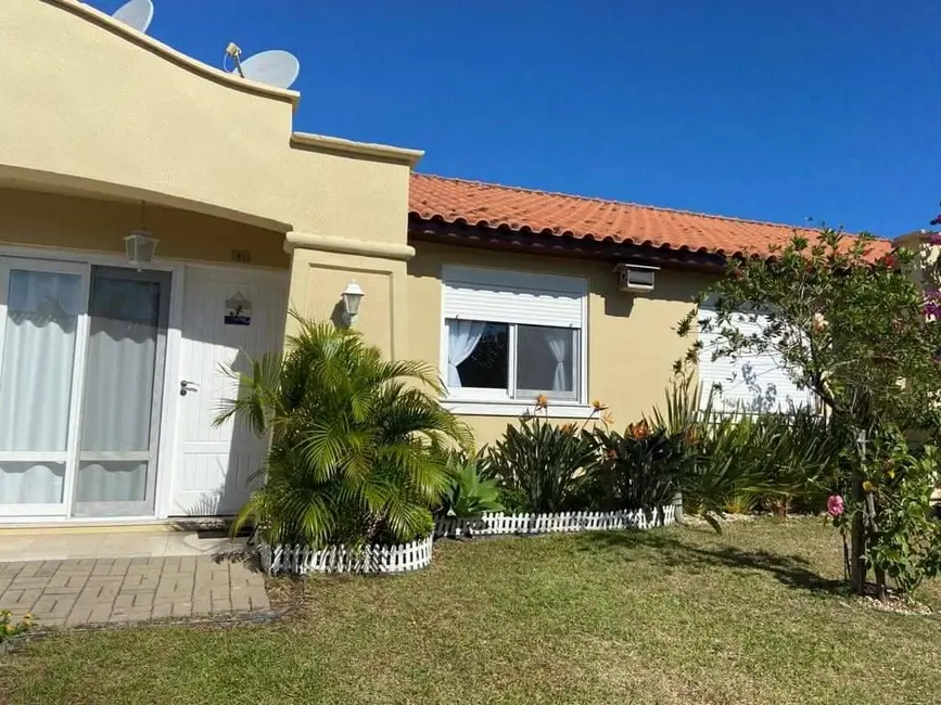 Casa com 3 quartos à venda, 70m2 em Xangri-lá - RS - imagem 1 Foto 1 de Casa com 3 quartos à venda, 70m2 em Xangri-lá - RS