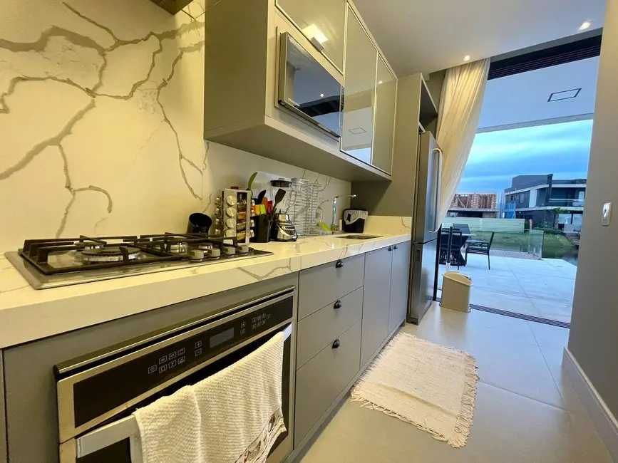 Casa com 5 quartos à venda, 457m2 em Centro, Xangri-lá - RS - imagem 9 Foto 9 de Casa com 5 quartos à venda, 457m2 em Centro, Xangri-lá - RS