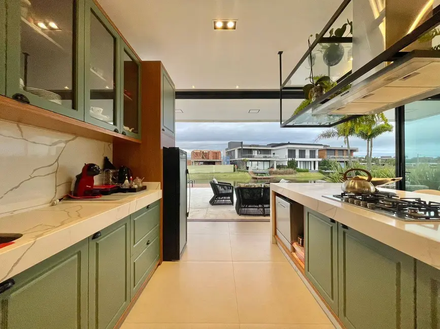 Casa com 5 quartos à venda, 457m2 em Centro, Xangri-lá - RS - imagem 7 Foto 7 de Casa com 5 quartos à venda, 457m2 em Centro, Xangri-lá - RS