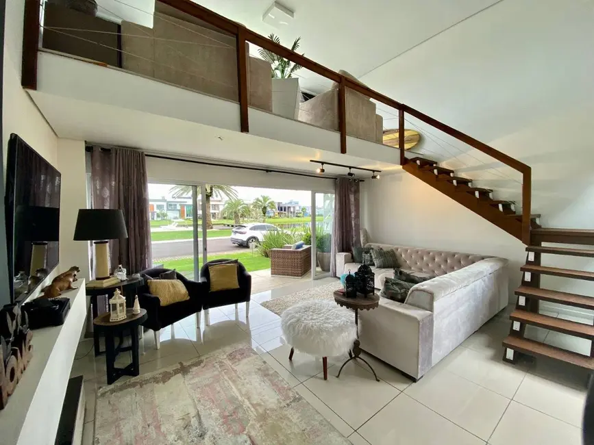 Casa com 3 quartos à venda em Xangri-lá - RS - imagem 6 Foto 6 de Casa com 3 quartos à venda em Xangri-lá - RS
