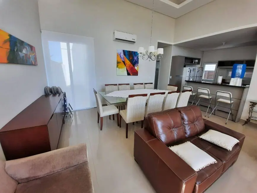 Foto 3 de Casa com 4 quartos à venda, 300m2 em Centro, Xangri-lá - RS