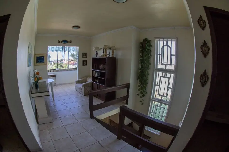 Casa com 3 quartos à venda em Xangri-lá - RS - imagem 5 Foto 5 de Casa com 3 quartos à venda em Xangri-lá - RS