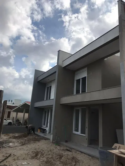 Casa com 3 quartos à venda, 150m2 em Xangri-lá - RS - imagem 1 Foto 1 de Casa com 3 quartos à venda, 150m2 em Xangri-lá - RS