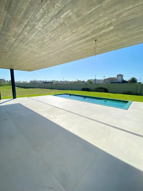 Foto 5 de Casa à venda, 536m2 em Xangri-lá - RS