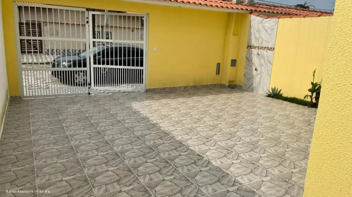 Foto 2 de Casa com 2 quartos à venda, 65m2 em Itanhaem - SP