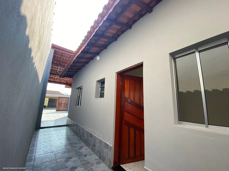 Foto 3 de Casa com 2 quartos à venda, 65m2 em Mongagua - SP