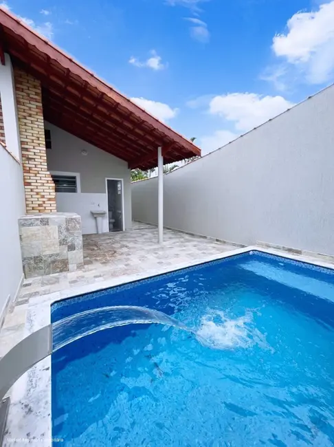 Foto 4 de Casa com 2 quartos à venda, 84m2 em Mongagua - SP