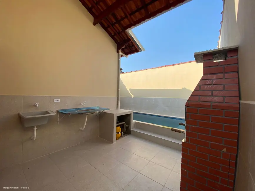 Foto 4 de Casa com 2 quartos à venda, 65m2 em Mongagua - SP